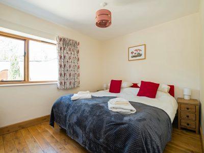 Curlew Cottage: Ladybird ensuite bedroom (can be superking or twin)