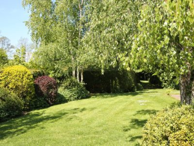 Curlew Cottage: Flat & enclosed garden