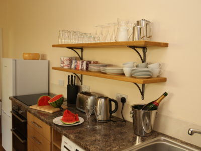 Great Western Lodge: Well equipped kitchen area