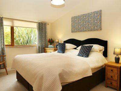 Great Western Lodge: Large master bedroom (superking or twin)