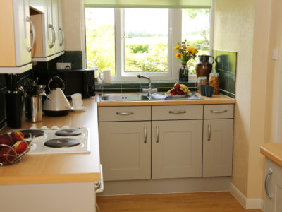 Woodpecker Way: Well equipped kitchen ideal for self catering