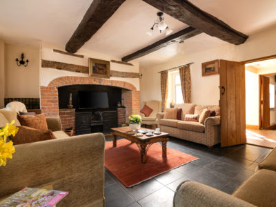 The Manor House: Spacious sitting room with comfy seating & Smart TV