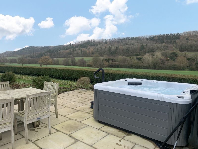 Pendennis at Eaton Manor with Private Hot Tub on the Patio