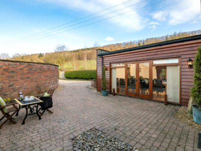 Toad Hall: Large private courtyard leading to front entrance